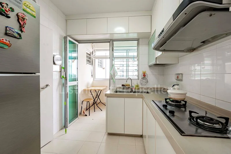 3 Room (3A) HDB for Sale in 26 Ghim Moh Link - Image 3