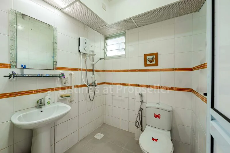 3 Room (3A) HDB for Sale in 26 Ghim Moh Link - Image 8