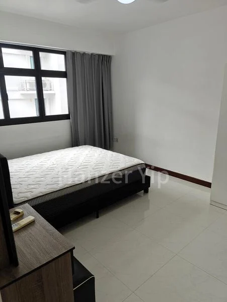 5 Room (5I) HDB for Rent in  274A Compassvale Bow - Image 5