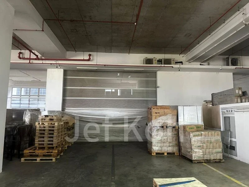 Light Industrial (B1) for Sale: Eldix - Image 1