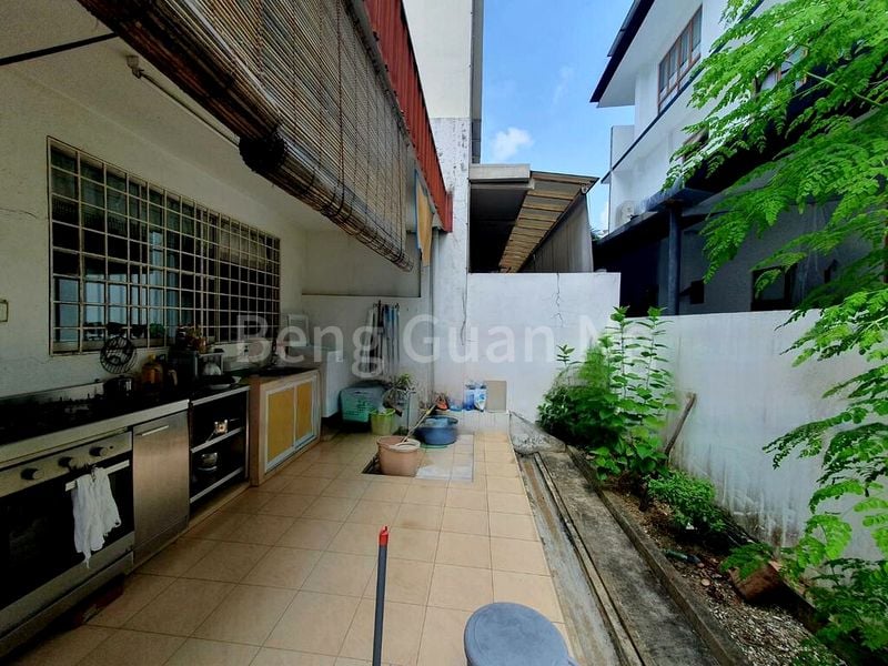 5 Bed Semi-Detached House (Landed) for Sale in  Picardy Gardens - Image 8
