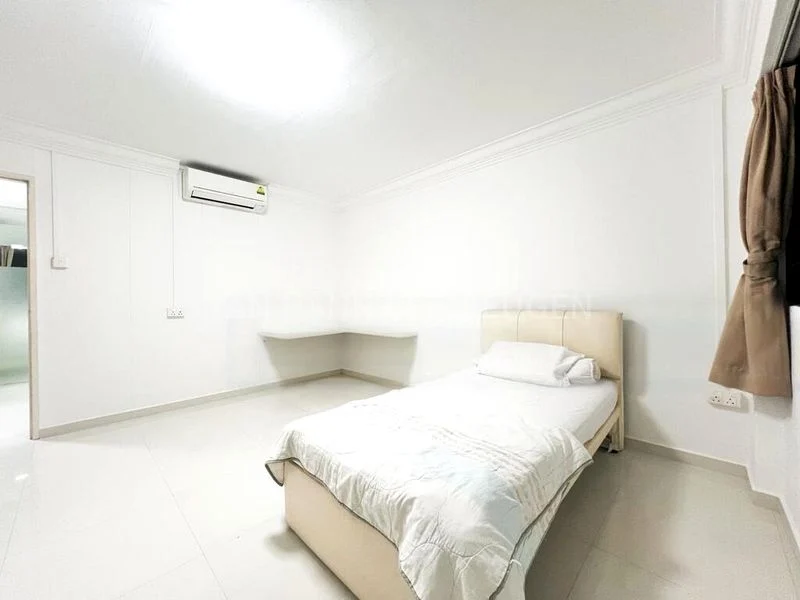 5 Room (5I) HDB for Sale in  121 Pending Road - Image 3