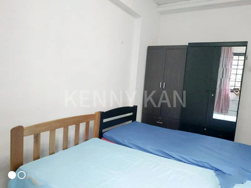 Common Room (HDB) for Rent in  456 Tampines Street 42 - Image 1