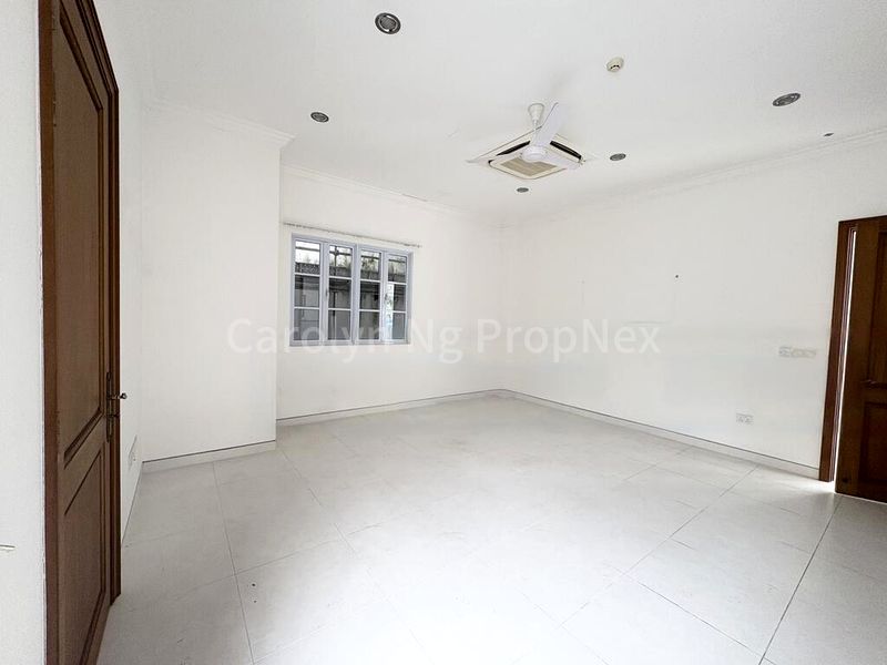 6 Bed Bungalow (Landed) for Sale in  Braddell Heights Estate - Image 9