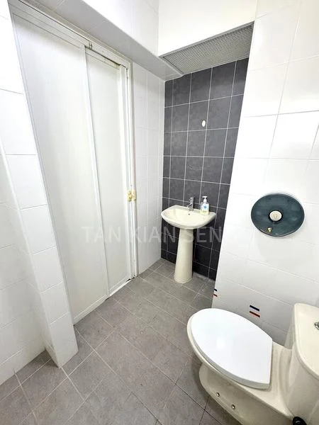 Master Room (HDB) for Rent in  18A Holland Drive - Image 4