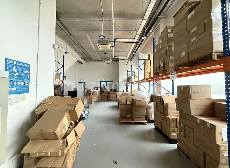 Light Industrial (B1) for Rent: Nordcom II - Image 7