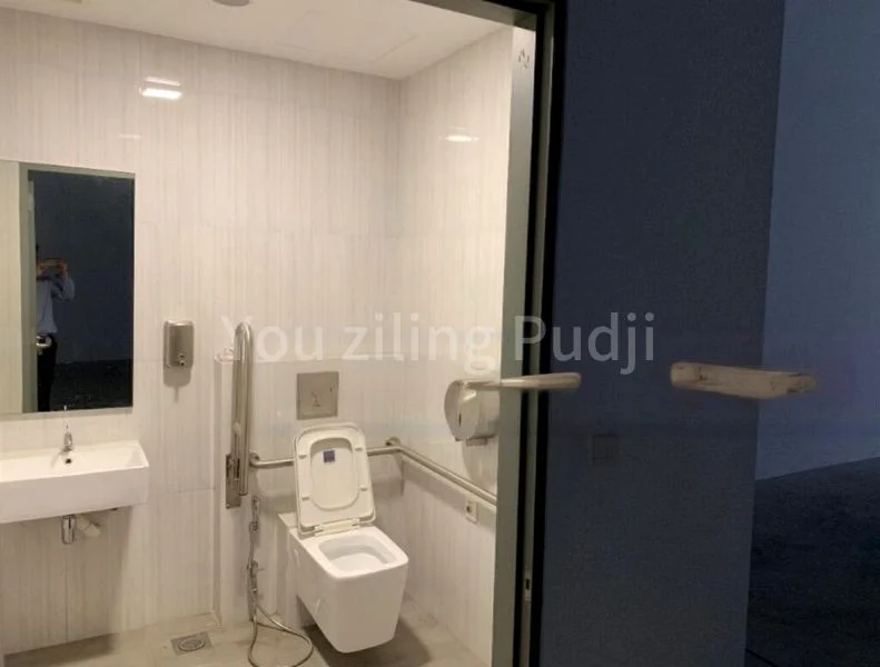 Light Industrial (B1) for Rent: Nordcom II - Image 3