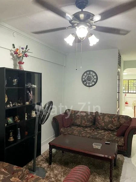 3 Room (3S) HDB for Rent in  703 Yishun Avenue 5 - Image 2