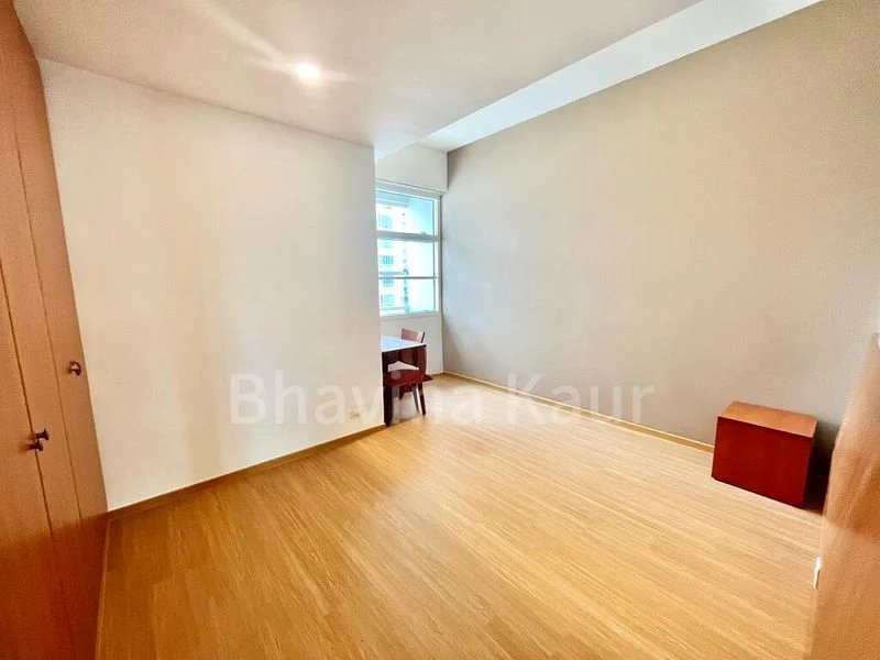 3 Bed Condo for Rent in  The Bayron - Image 11