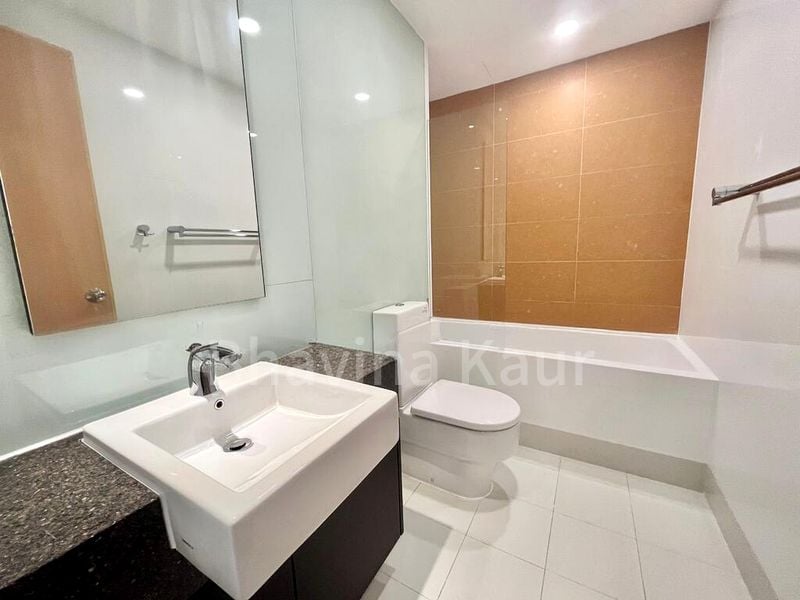 3 Bed Condo for Rent in  The Bayron - Image 9