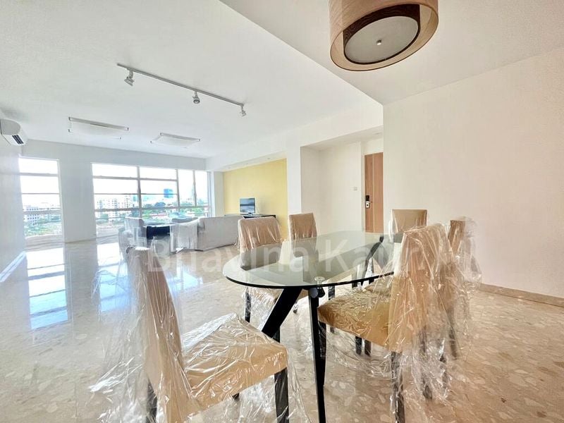 3 Bed Condo for Rent in  The Bayron - Image 1