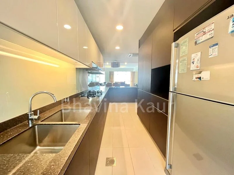 3 Bed Condo for Rent in  The Bayron - Image 12