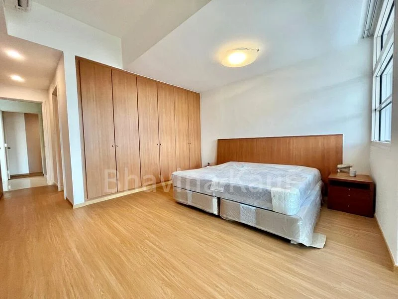 3 Bed Condo for Rent in  The Bayron - Image 7