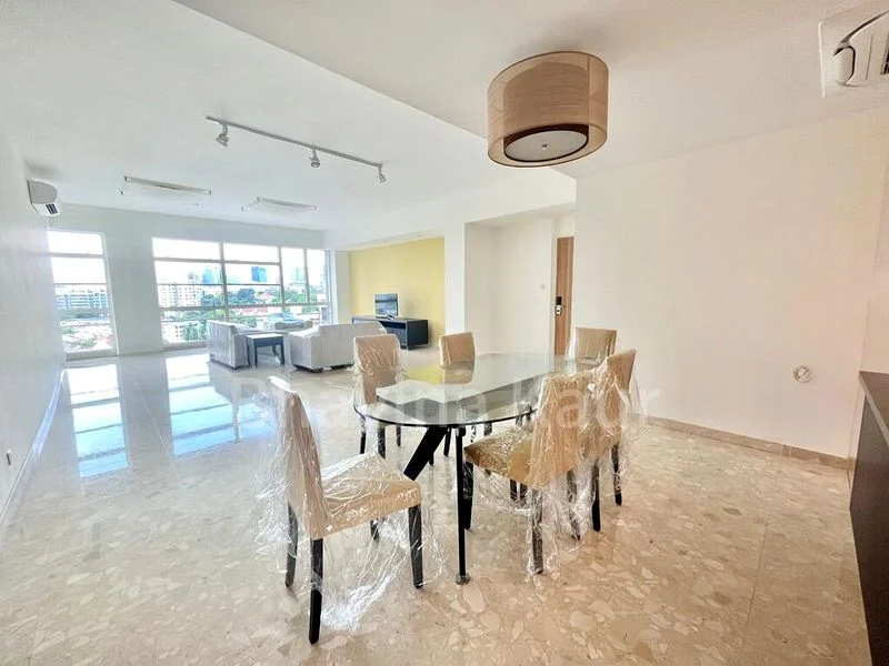 3 Bed Condo for Rent in  The Bayron - Image 6