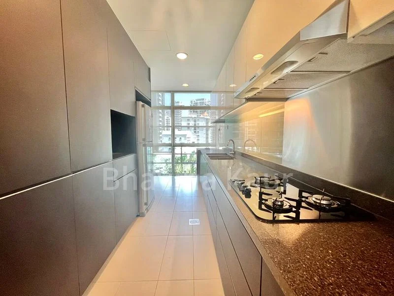 3 Bed Condo for Rent in  The Bayron - Image 13