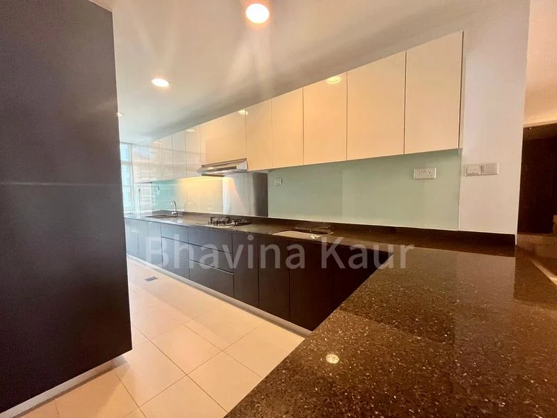 3 Bed Condo for Rent in  The Bayron - Image 14