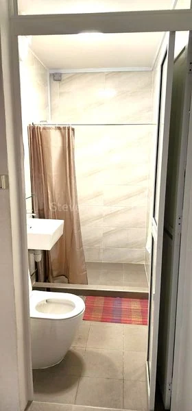 Common Room (HDB) for Rent in  191 Bukit Batok West Avenue 6 - Image 2