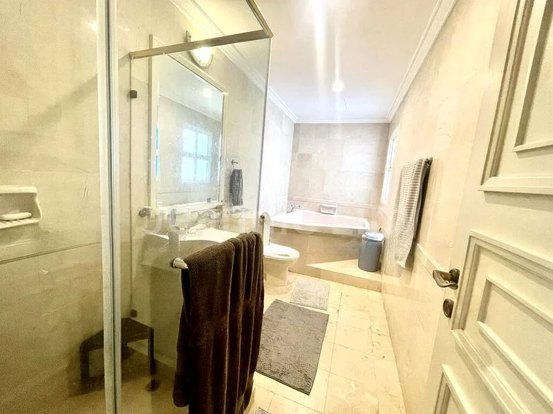 4 Bed Semi-Detached House (Landed) for Rent in  Holland Grove - Image 13