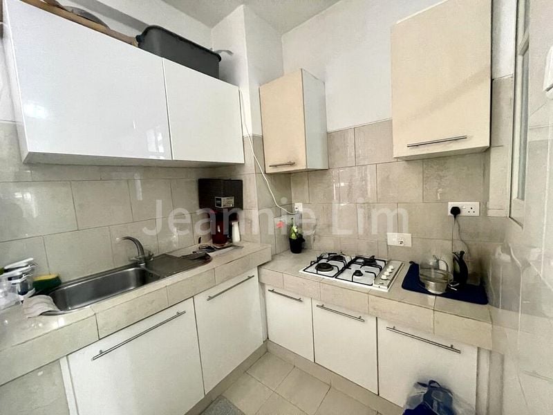 4 Bed Semi-Detached House (Landed) for Rent in  Holland Grove - Image 5