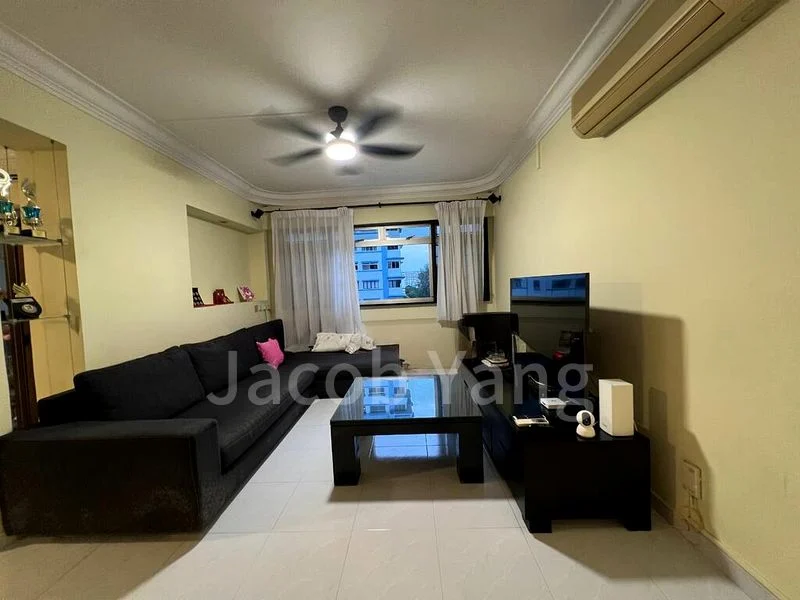 5 Room (5I) HDB for Rent in  189 Pasir Ris Street 12 - Image 2