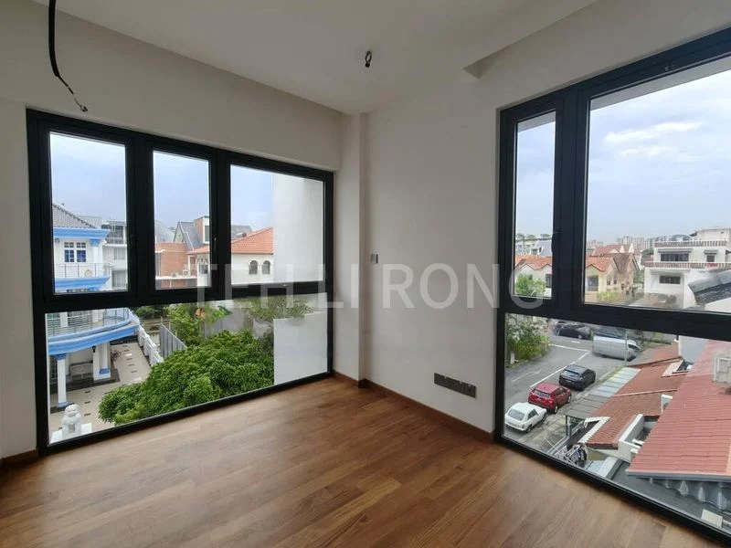 6 Bed Semi-Detached House (Landed) for Sale in  Kembangan Gardens - Image 11