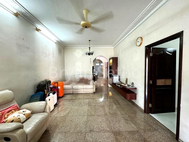 4 Bed Terraced House (Landed) for Sale in  Windsor Park - Image 3