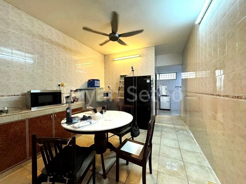 4 Bed Terraced House (Landed) for Sale in  Windsor Park - Image 2