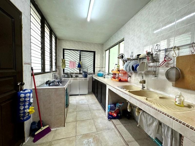 4 Bed Terraced House (Landed) for Sale in  Windsor Park - Image 8