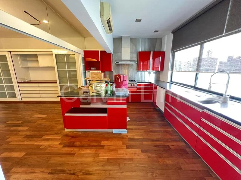 6 Bed Apartment (Condo) for Sale in Townhouse Apartments - Image 11