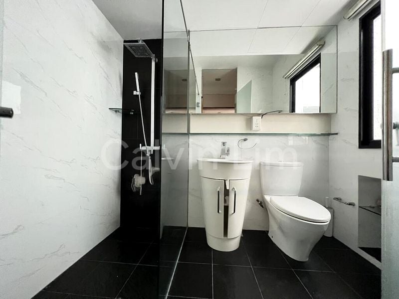 6 Bed Apartment (Condo) for Sale in Townhouse Apartments - Image 3