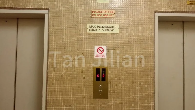 Light Industrial (B1) for Rent in  Valiant Industrial Building - Image 10