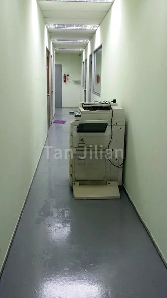 Light Industrial (B1) for Rent in  Valiant Industrial Building - Image 13