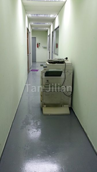 Light Industrial (B1) for Rent in  Valiant Industrial Building - Image 9