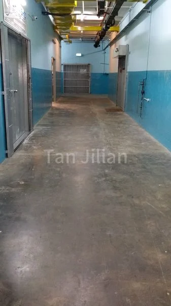Light Industrial (B1) for Rent in  Valiant Industrial Building - Image 11