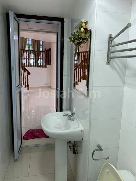 5 Bed Terraced House (Landed) for Rent in  Elias Terrace - Image 8