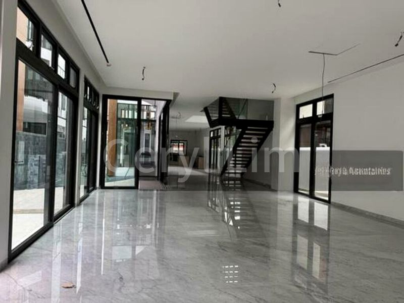 5 Bed Bungalow (Landed) for Sale in  Broadrick Road - Image 4