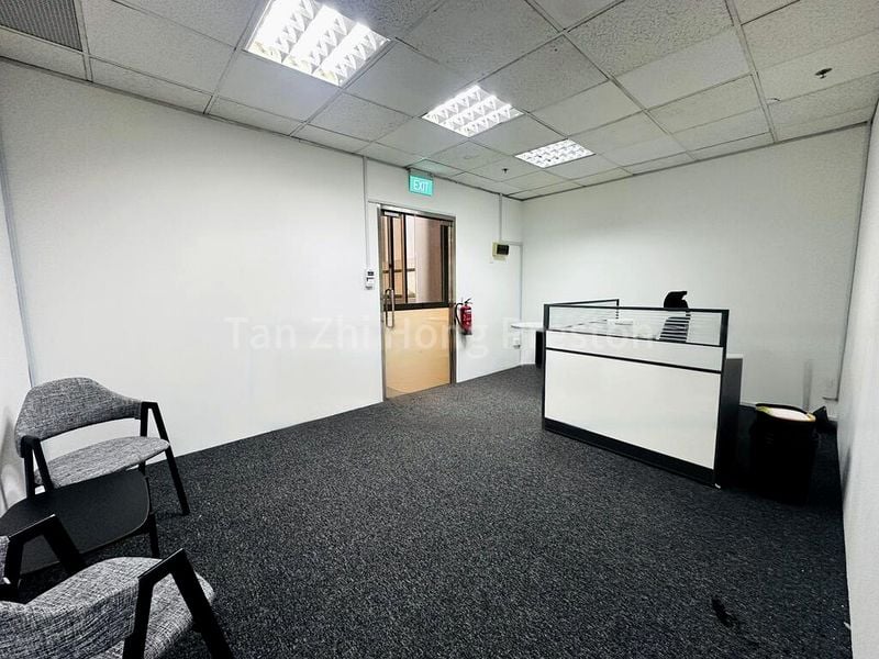Office for Rent: Cecil Court - Image 7