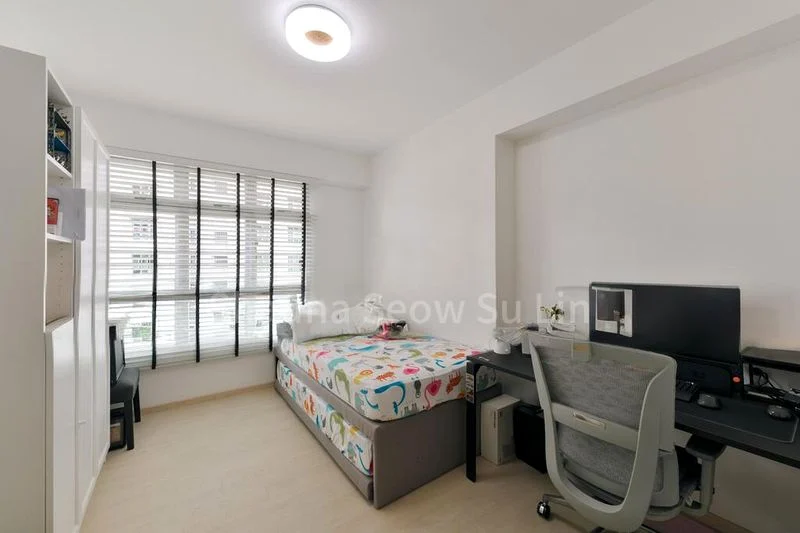 5 Room (5I) HDB for Sale in 126A Canberra Street - Image 7