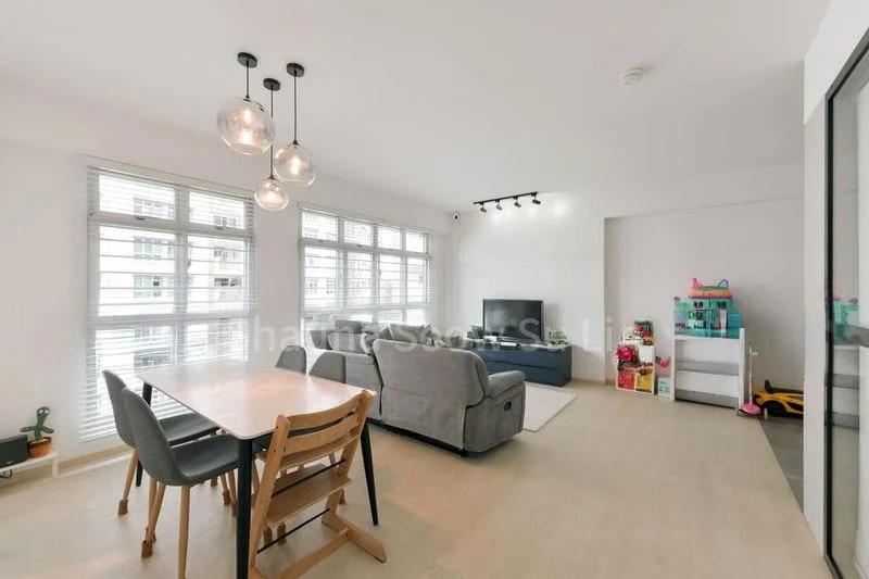 5 Room (5I) HDB for Sale in 126A Canberra Street - Image 1