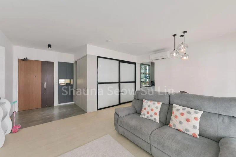 5 Room (5I) HDB for Sale in 126A Canberra Street - Image 2