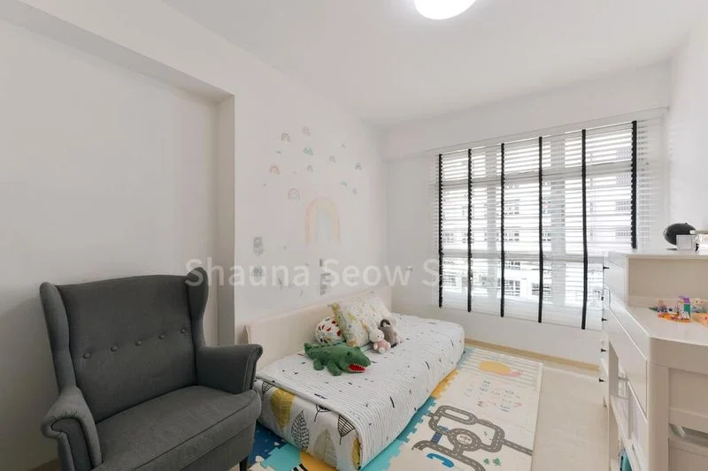 5 Room (5I) HDB for Sale in 126A Canberra Street - Image 6