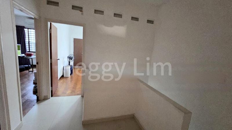 4 Bed Terraced House (Landed) for Sale in  Eng Kong Road - Image 7