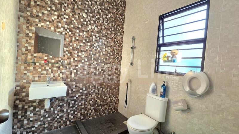 4 Bed Terraced House (Landed) for Sale in  Eng Kong Road - Image 6