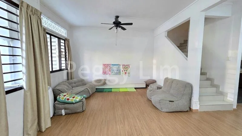 4 Bed Terraced House (Landed) for Sale in  Eng Kong Road - Image 2