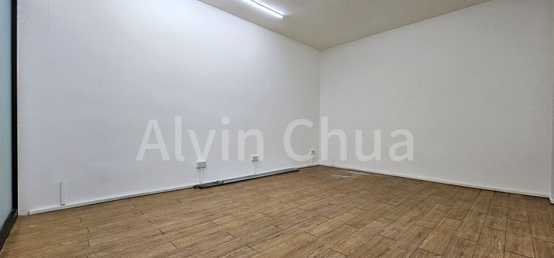 Mall Shop for Rent in Lucky Plaza - Image 3