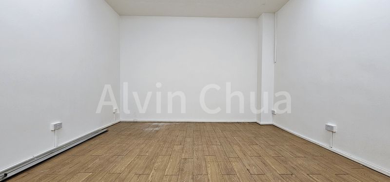 Mall Shop for Rent in Lucky Plaza - Image 4