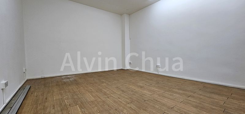 Mall Shop for Rent in Lucky Plaza - Image 2