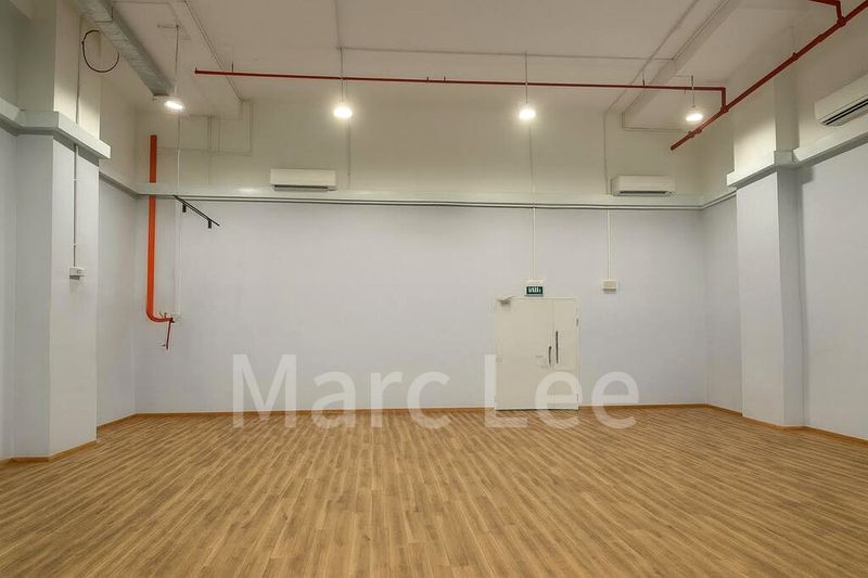 Light Industrial (B1) for Sale: Space 18 - Image 1