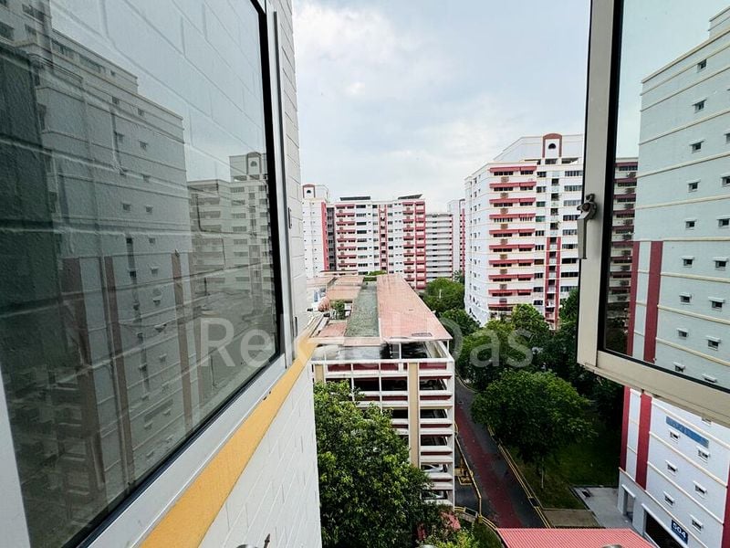 Executive HDB for Sale in 505 Pasir Ris Street 52 - Image 9