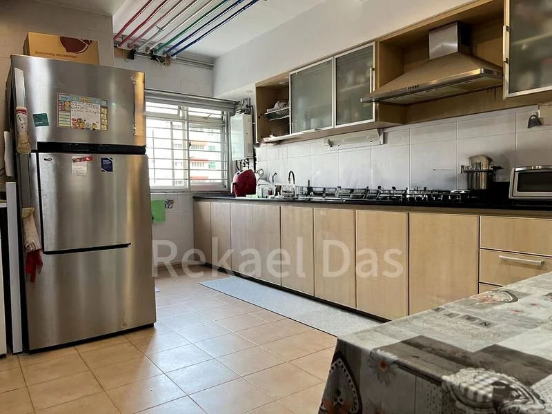 Executive HDB for Sale in 505 Pasir Ris Street 52 - Image 2